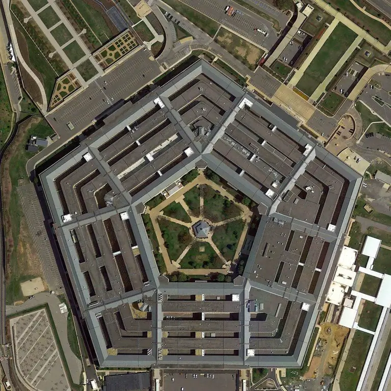 Pentagon și pentagramă