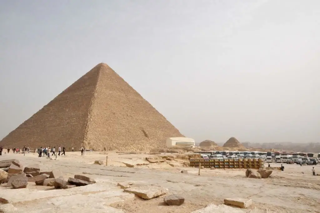 pyramid of giza