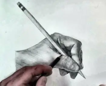 dessiner des mains avec un crayon