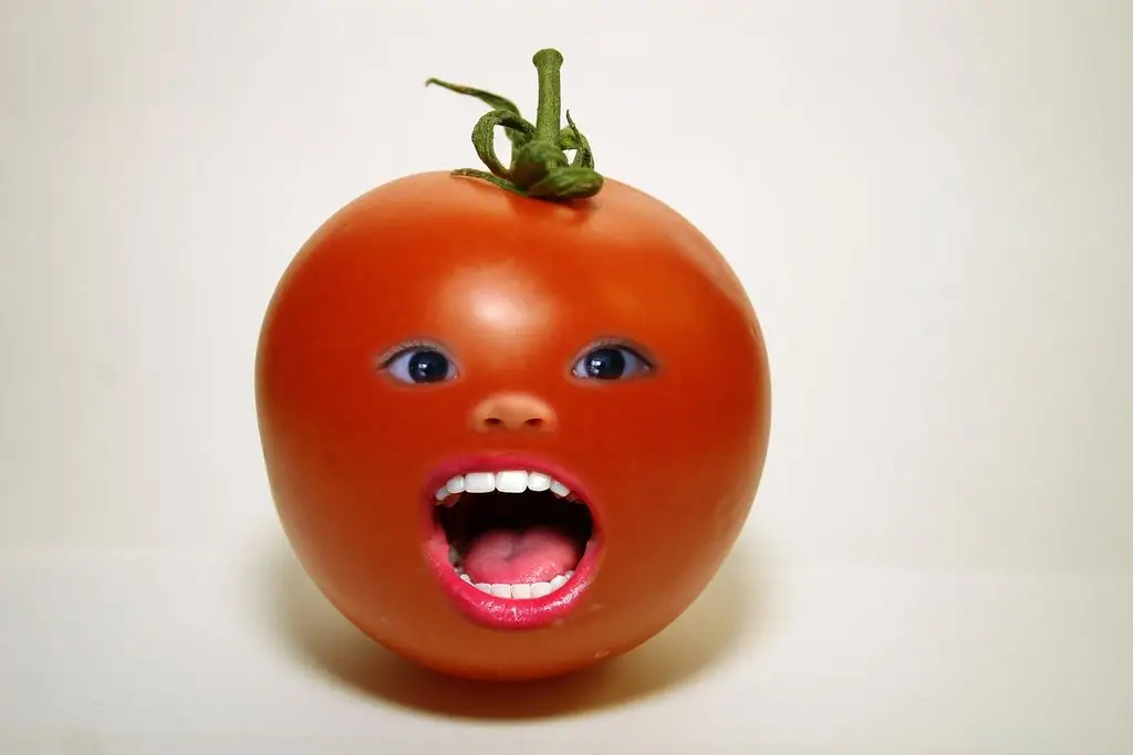 tomate con ojos