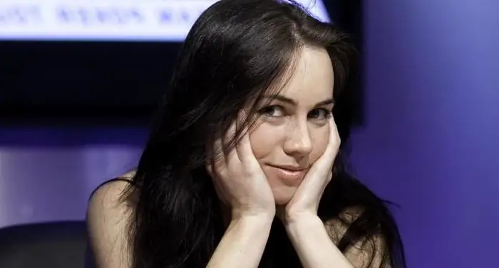 Liv Boeree là một người mẫu, người dẫn chương trình truyền hình và người chơi poker chuyên nghiệp