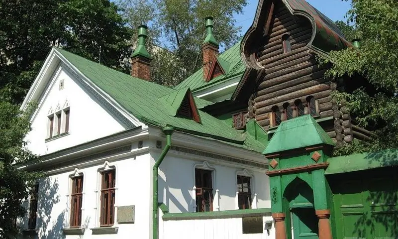 La casa-museo di Vasnetsov all'esterno