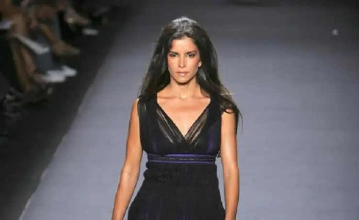 Patricia Velasquez op de catwalk