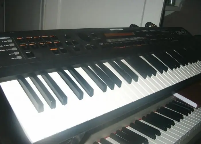 Magkano ang halaga ng beginner synthesizer?