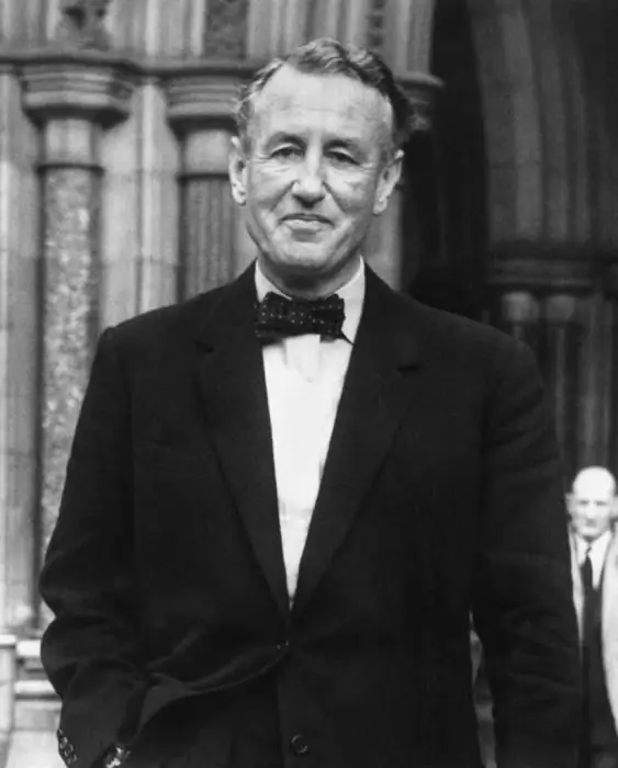 Ian Fleming: biography, tsev neeg thiab tej hauj lwm ntawm tus sau lus Askiv