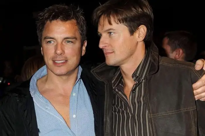 Johnas Barrowmanas ir Scott Gill