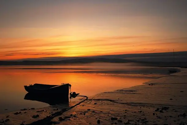 Boot bei Sonnenuntergang