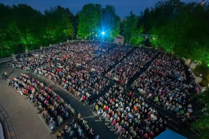 VDNKh "Groen Theater": het derde leven van een openluchtpodium