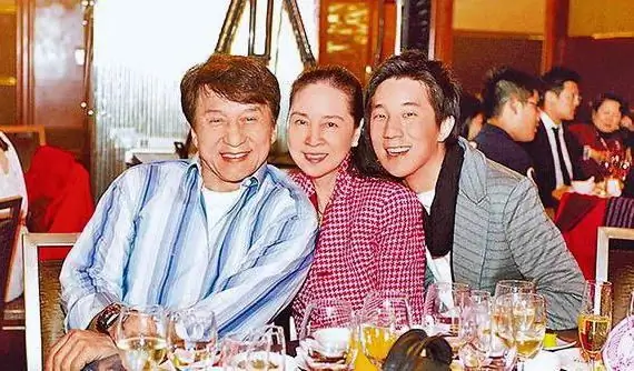 jackie chan laste foto