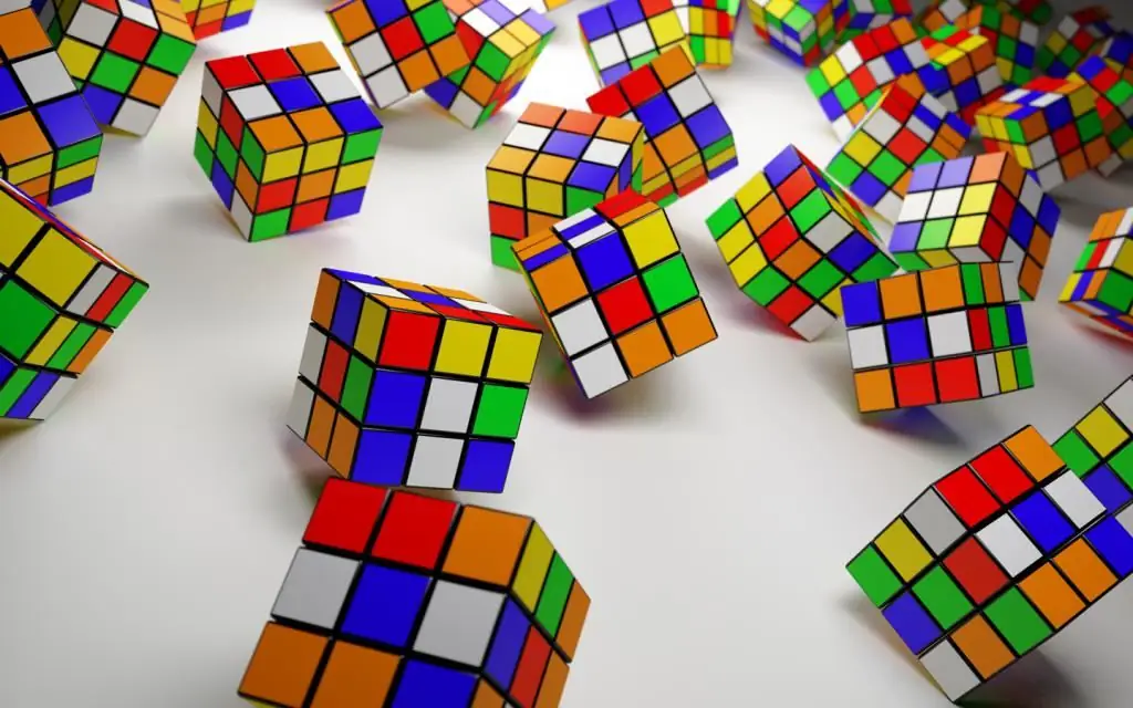 Bagaimana cara melukis Kiub Rubik? Mudah dan menarik