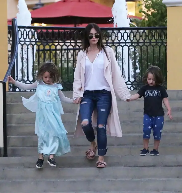 Megan Fox avec des enfants