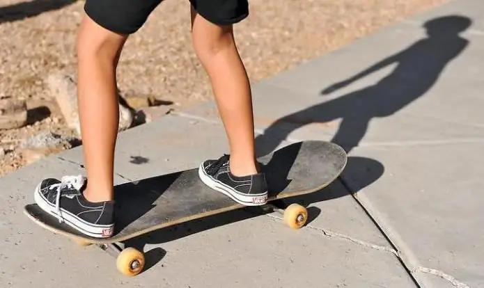 Hvilke triks kan du gjøre på et skateboard