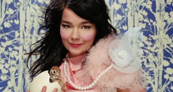 Björk นักร้อง ชีวประวัติ อาชีพ และครอบครัว