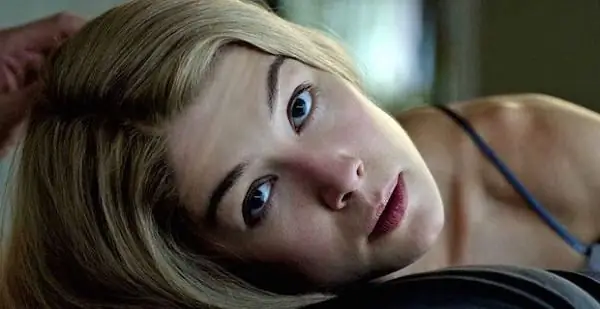 "Disappeared" Englishwoman Rosamund Pike. Biography, career and personal life of a Hollywood actress